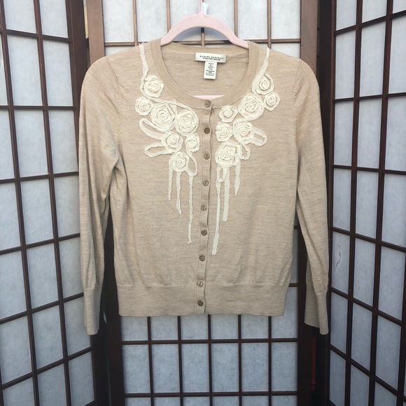 Banana Republic Sweaters - BANANA REPUBLIC TAN SWEATER SIZE L